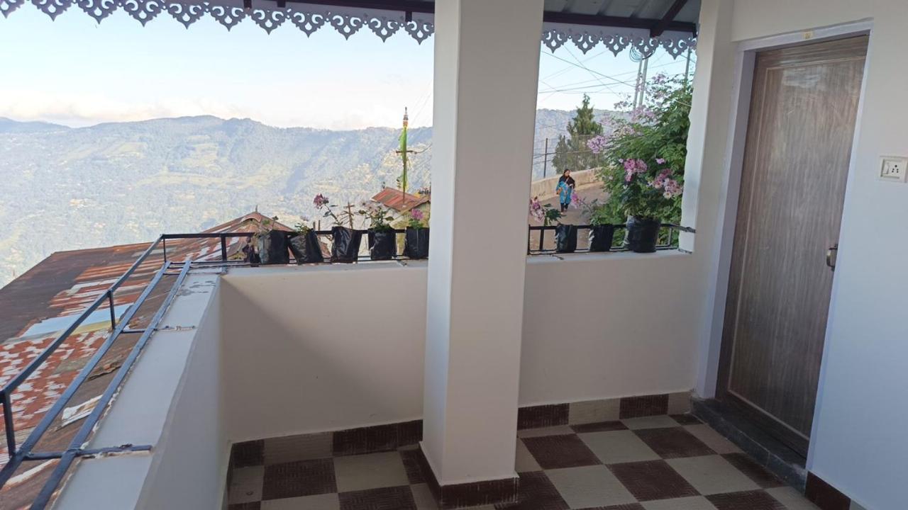 Tashi Delek Home Stay Дарджилинг Экстерьер фото